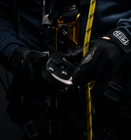 närbild på utrustning till sele